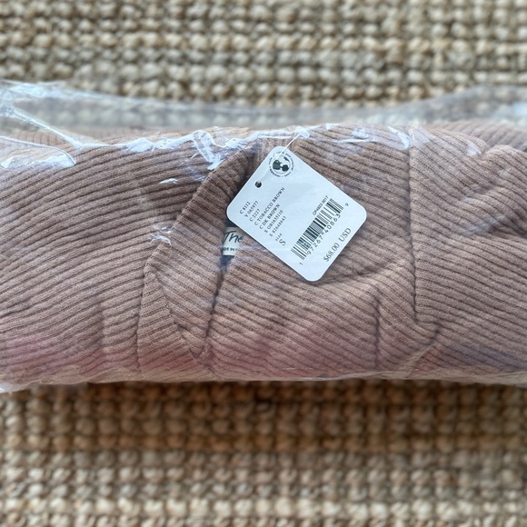 NEW Free People We The Free Hold Me
Close Pullover - Picture 7 of 12